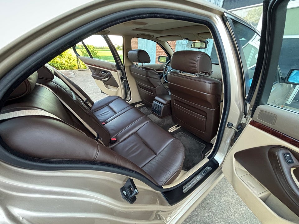 BMW 535i 3,5 V8 4d