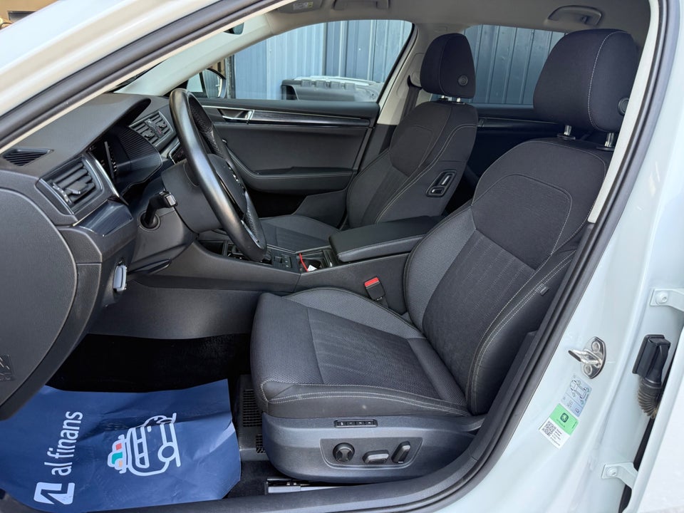 Skoda Superb 1,4 TSi iV Plus Combi DSG 5d