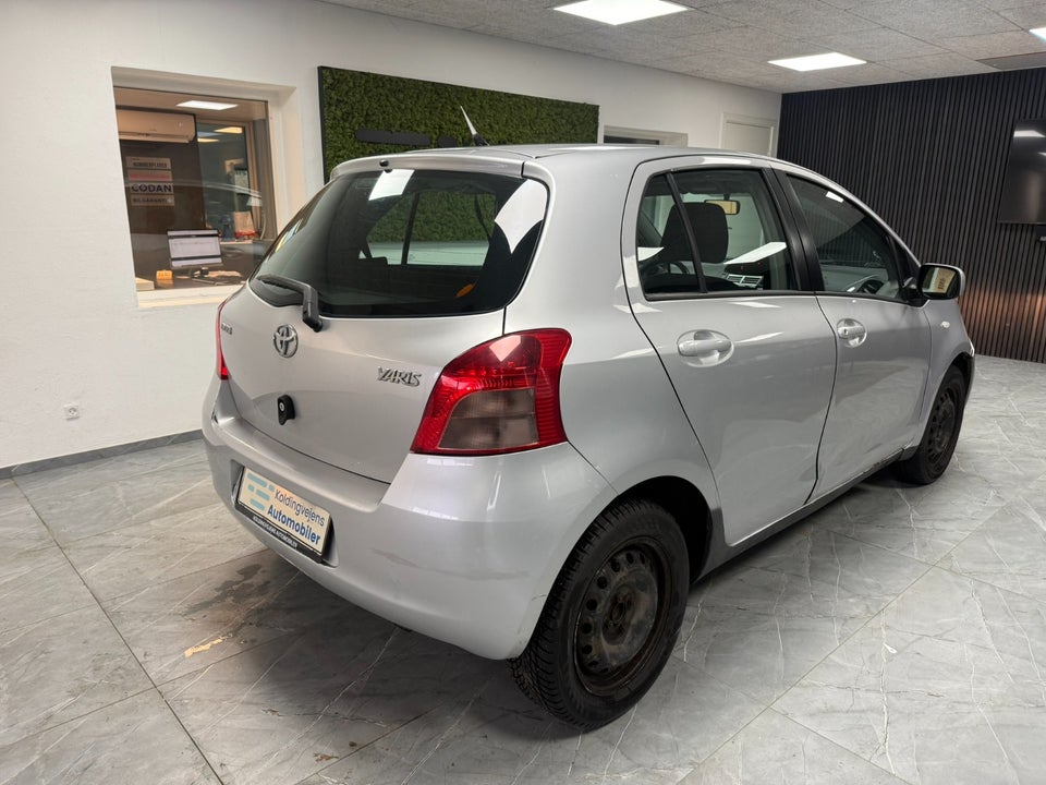 Toyota Yaris 1,3 Luna 5d
