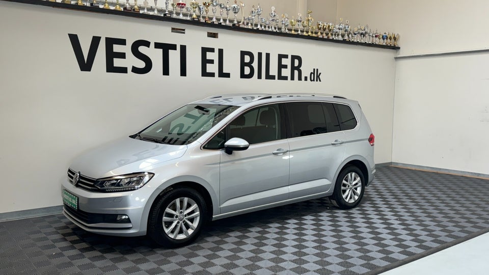 VW Touran 1,6 TDi 115 Highline DSG Van 5d