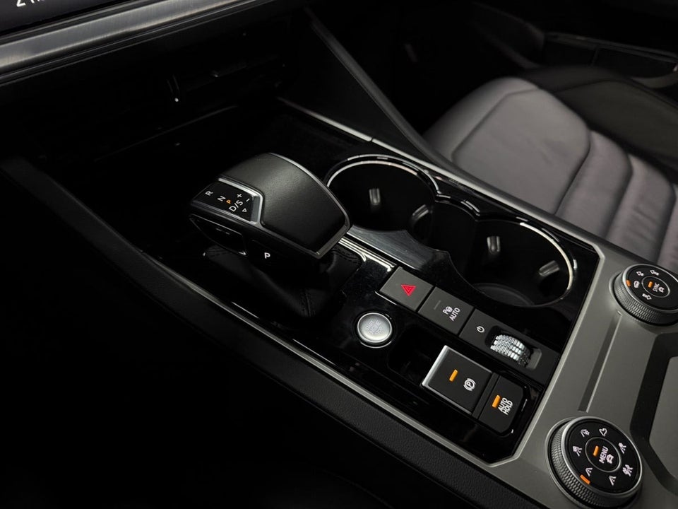 VW Touareg 3,0 eHybrid Elegance Tiptr. 4Motion 5d