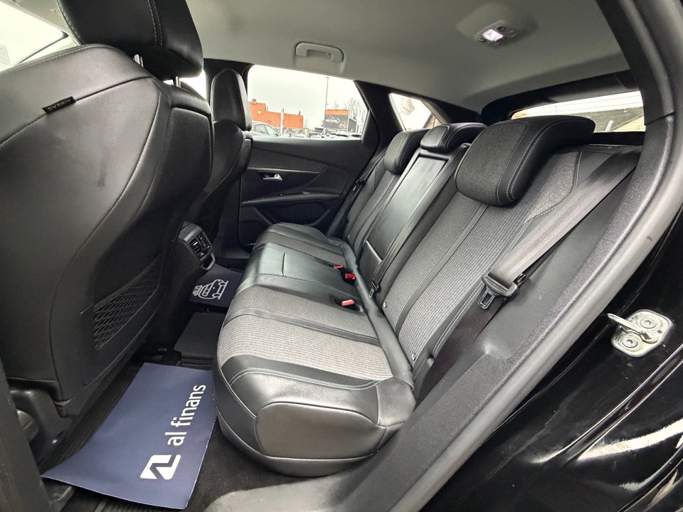 Peugeot 3008 1,6 Hybrid Allure Limited EAT8 5d