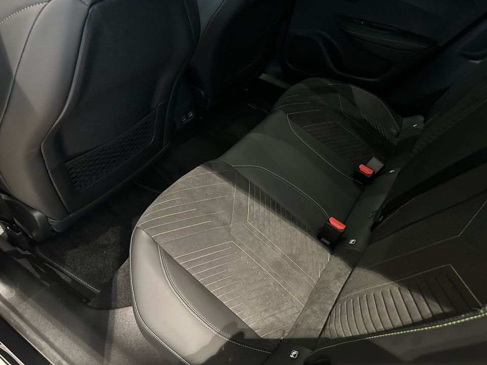 Peugeot e-2008 54 GT 5d