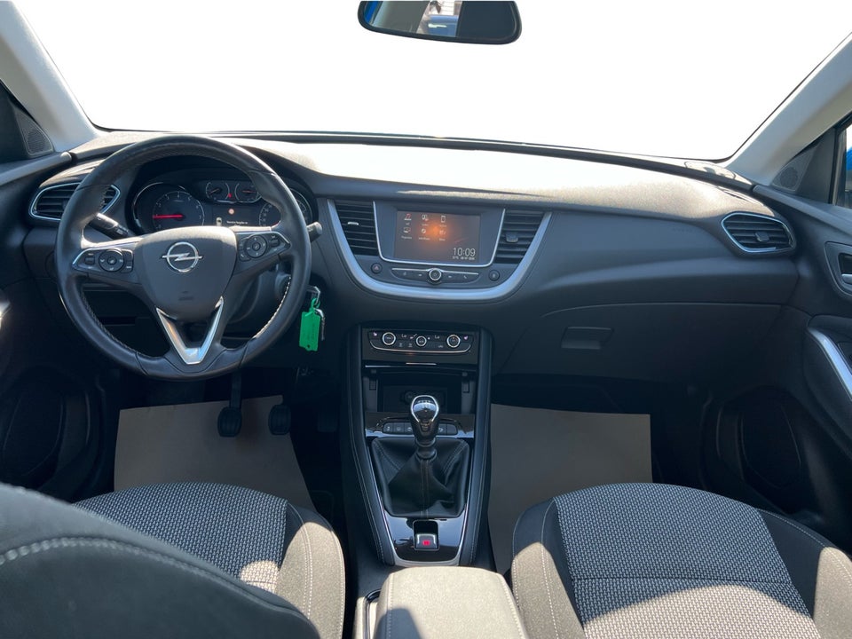 Opel Grandland X 1,2 T 130 Enjoy 5d