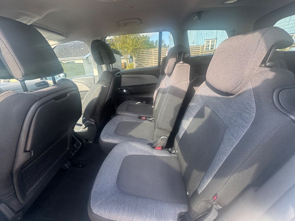 Citroën Grand C4 Picasso 1,2 PureTech 130 Funky 7prs 5d