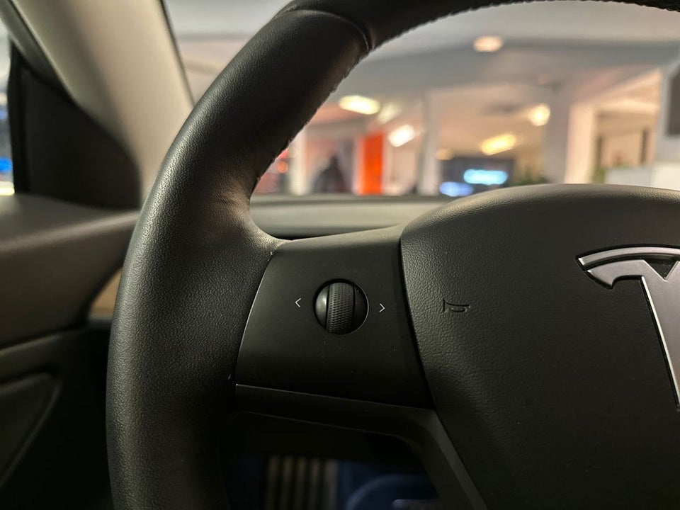 Tesla Model 3 Long Range AWD 4d