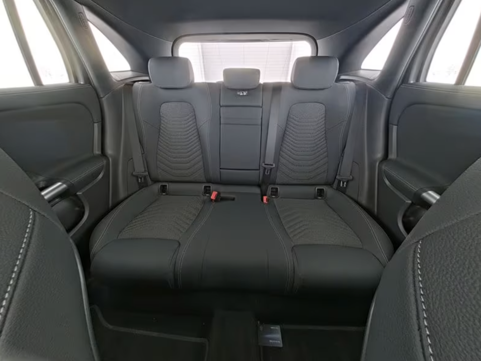 Mercedes EQA300 Progressive Advance 4Matic 5d