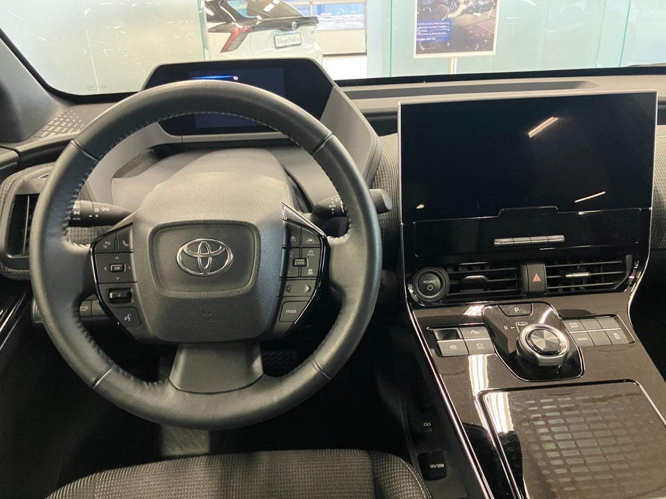 Toyota bZ4X Essential 5d