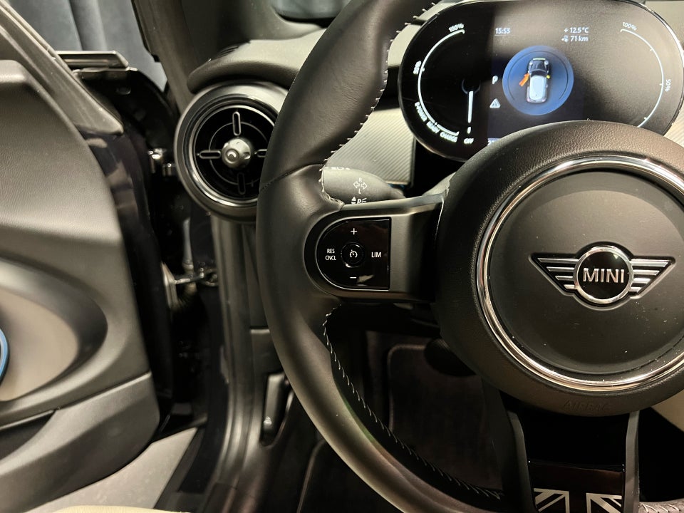 MINI Cooper SE Yours Trim 3d