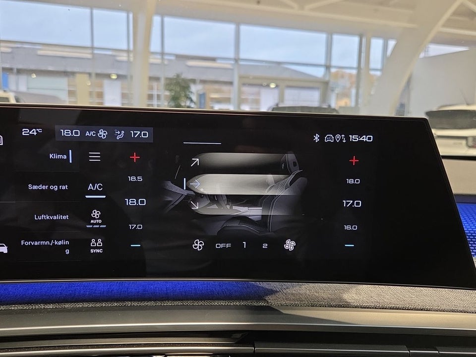 Peugeot e-3008 77 GT Pack 5d