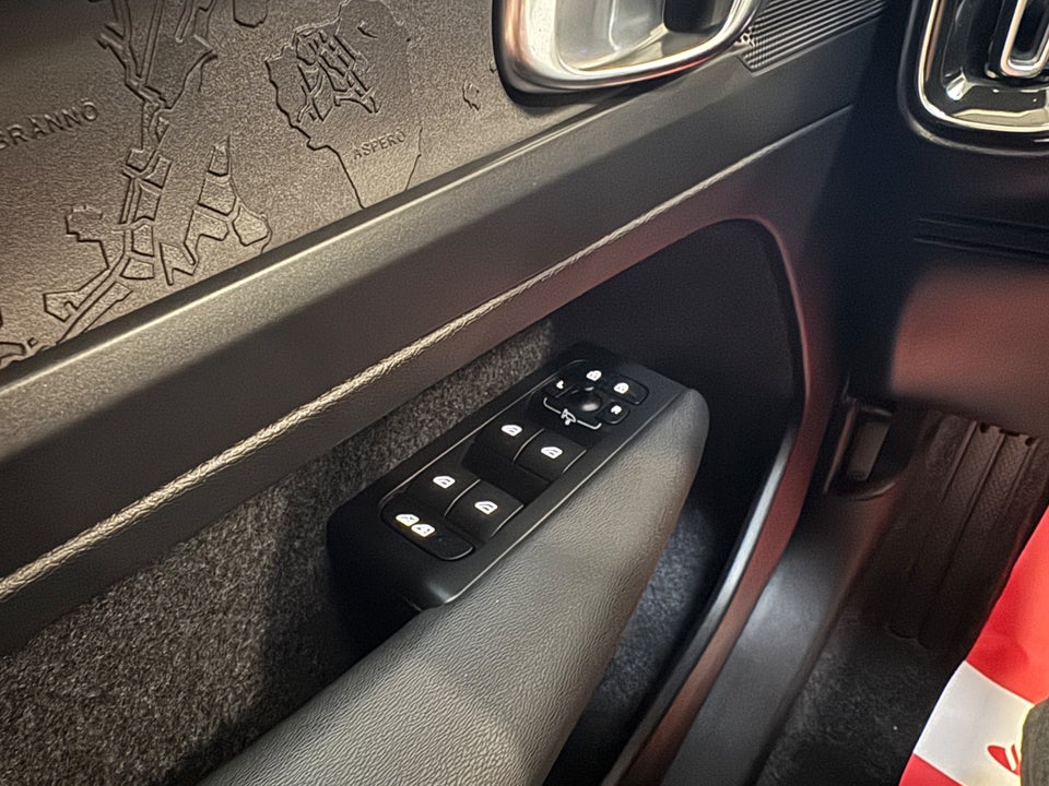 Volvo XC40 P6 ReCharge Core 5d
