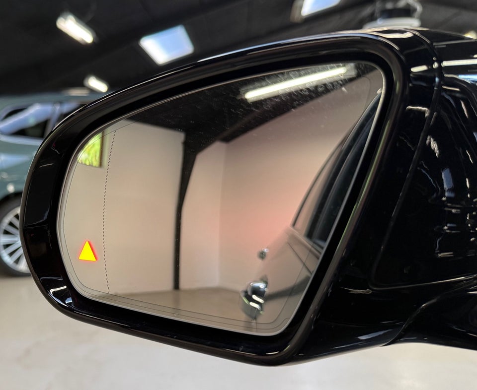 Mercedes E300 de 2,0 AMG Line stc. aut. 4Matic 5d