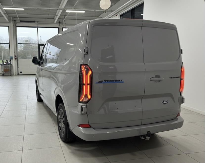 Ford E-Transit Custom 340L 64 Limited