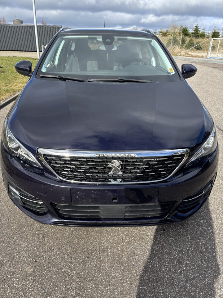 Peugeot 308 1,2 PureTech 130 Selection Sky SW 5d