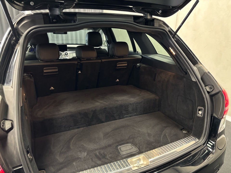 Mercedes C300 e 2,0 AMG Line Night Edition stc. aut. 5d