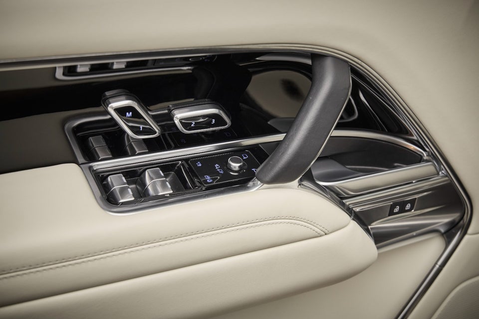 Land Rover Range Rover 3,0 P440e Autobiography aut. LWB 5d