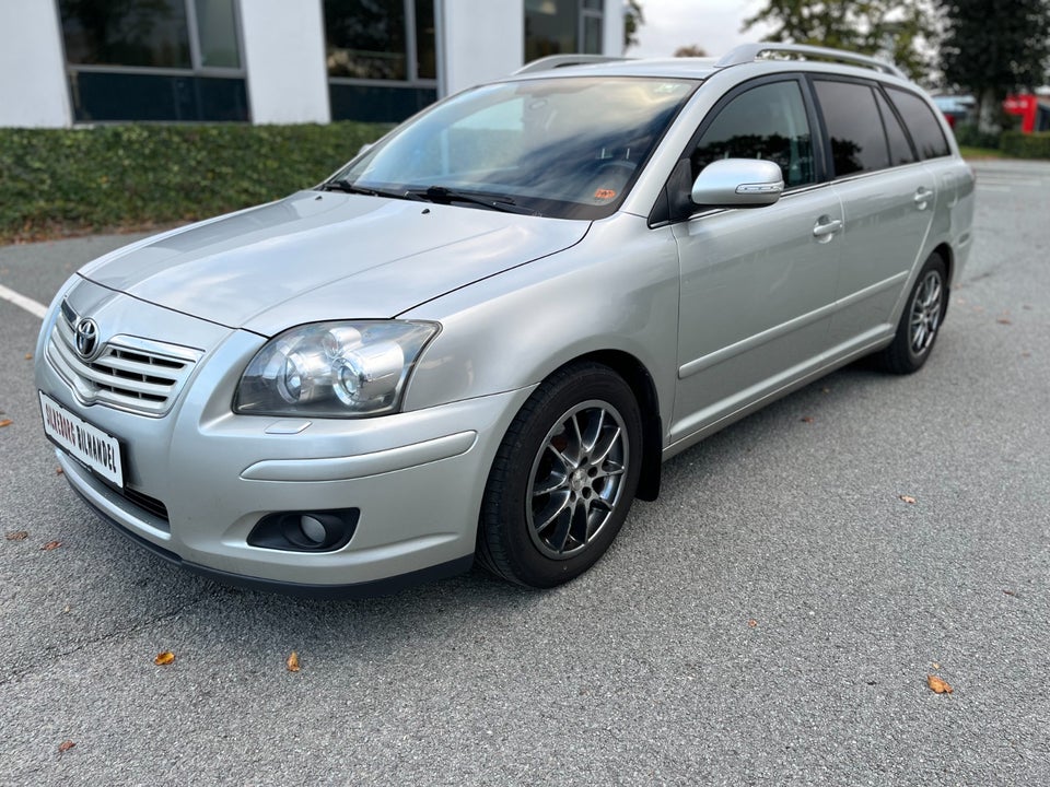 Toyota Avensis 1,8 VVT-i Sol 5d