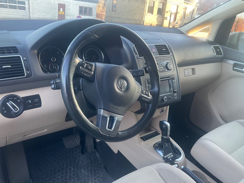 VW Touran 1,6 TDi 105 Comfortline BMT 7prs 5d