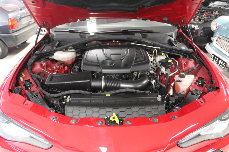 Alfa Romeo Giulia 2,0 T 200 Edizione aut. 4d