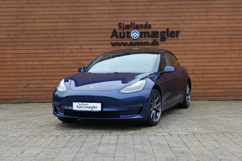 Tesla Model 3 Standard Range+ RWD 4d
