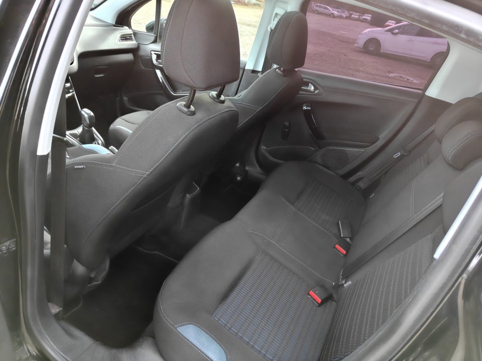 Peugeot 208 1,2 VTi Allure 5d