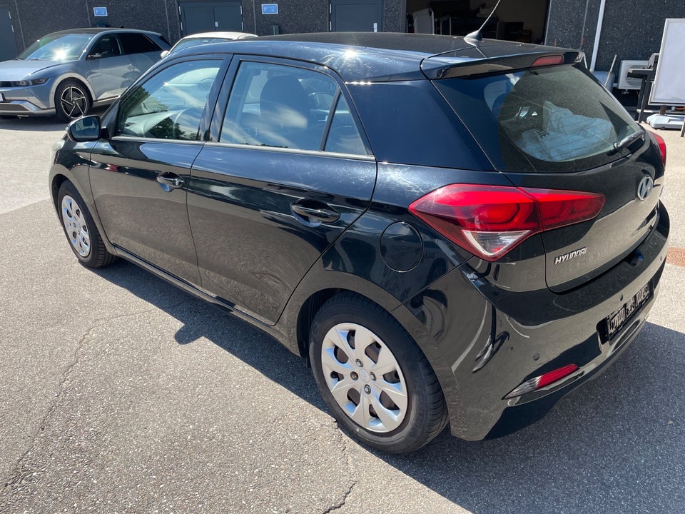 Hyundai i20 1,25 Trend 5d