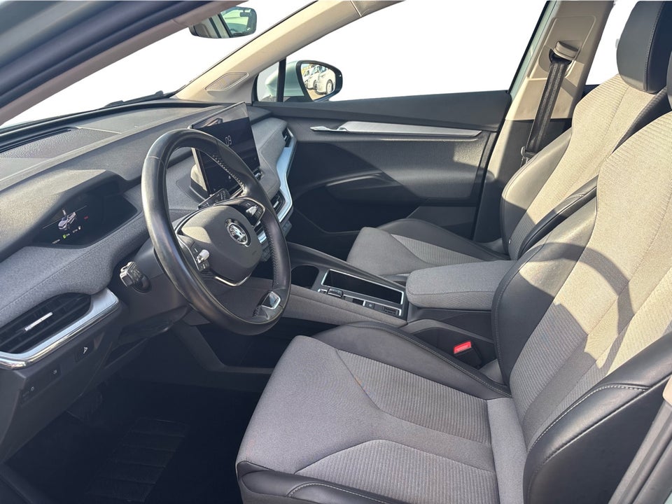 Skoda Enyaq 60 iV Plus 5d