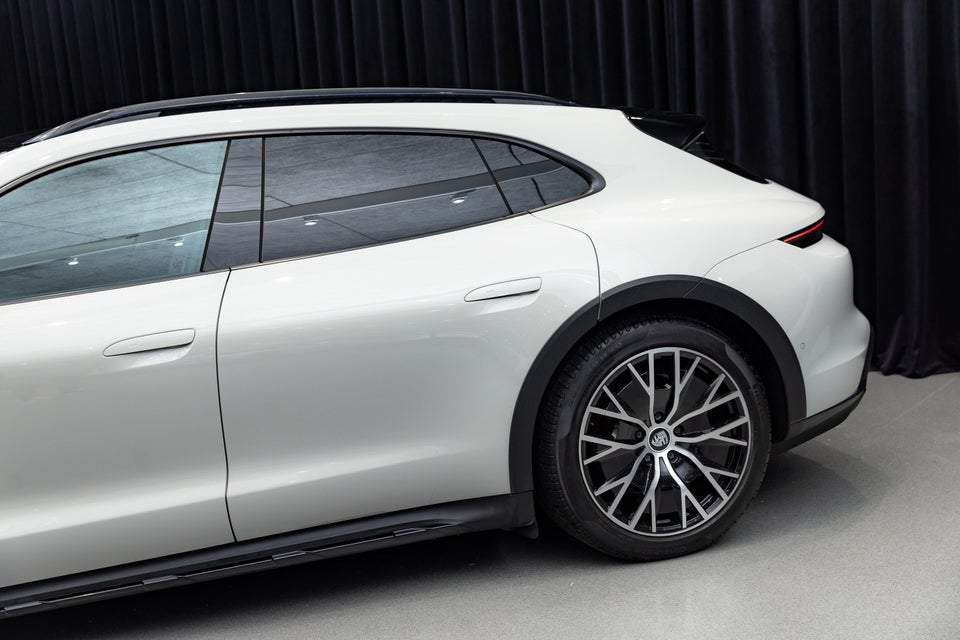 Porsche Taycan 4 Performance+ Cross Turismo 5d