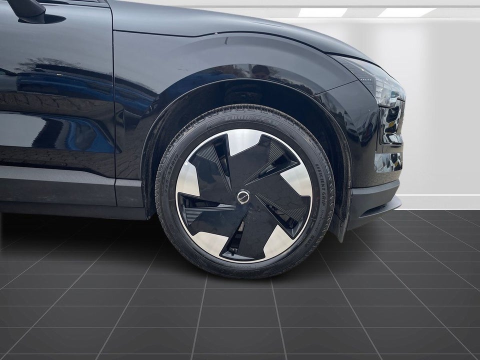 Volvo EX30 Extended Range Plus 5d