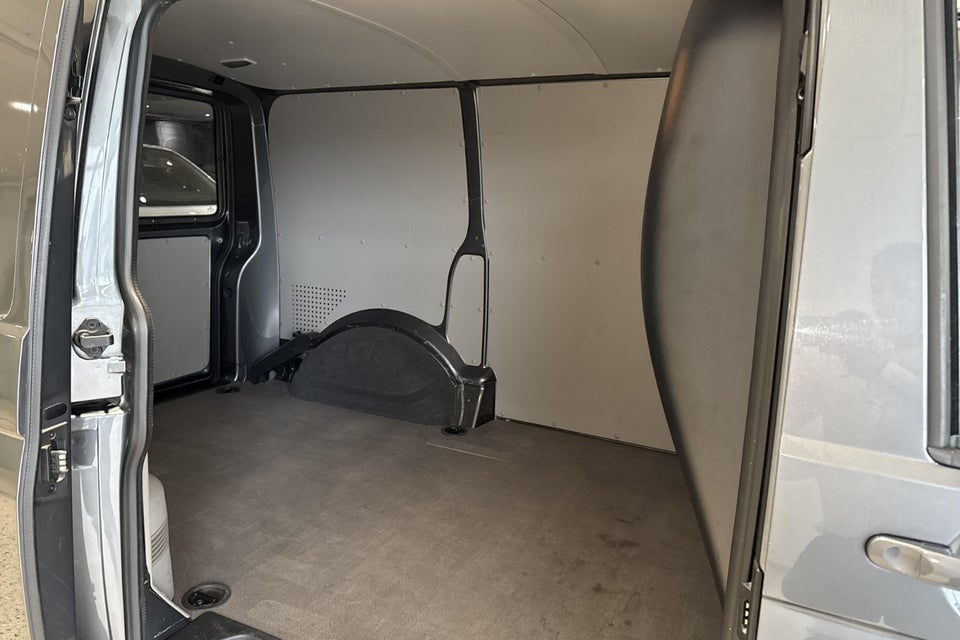 VW Transporter 2,0 TDi 204 Kassevogn DSG kort