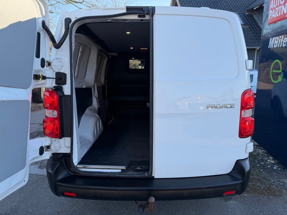Toyota ProAce 2,0 D 120 Long Comfort Master aut. 5d