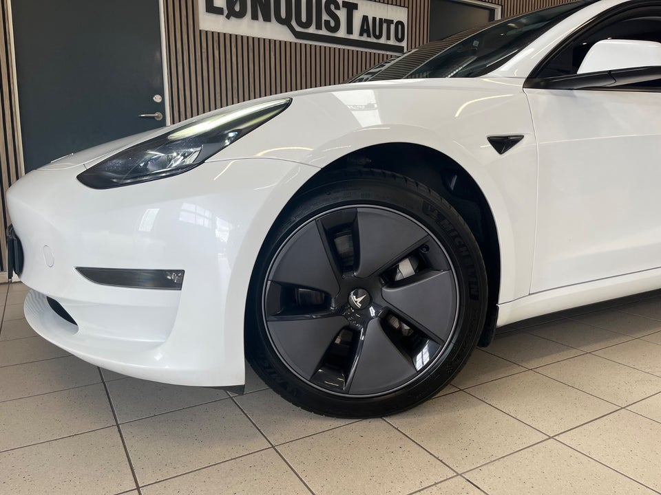 Tesla Model 3 Long Range AWD 4d