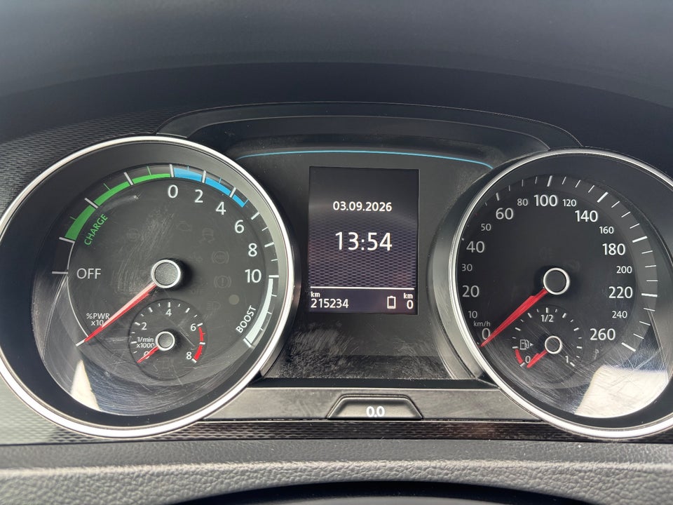 VW Golf VII 1,4 GTE Highline DSG 5d