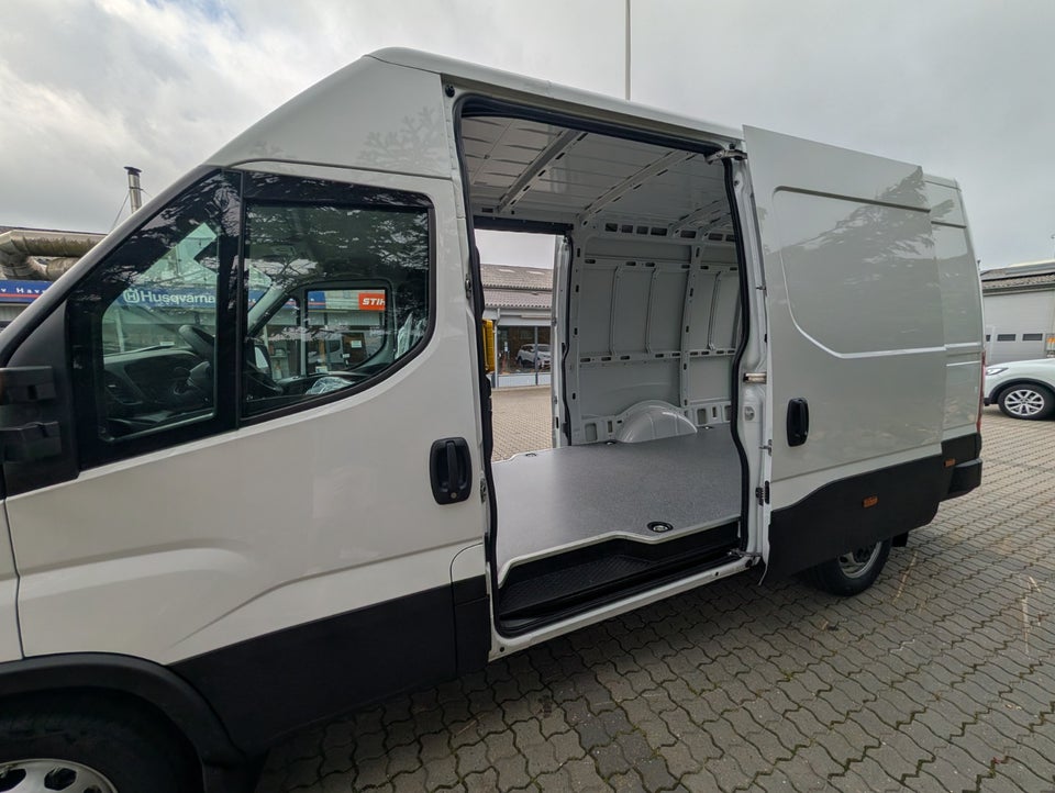 Iveco Daily 3,0 35S18 12m³ Van AG8