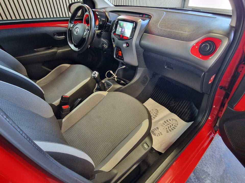 Toyota Aygo 1,0 VVT-i x-press 5d