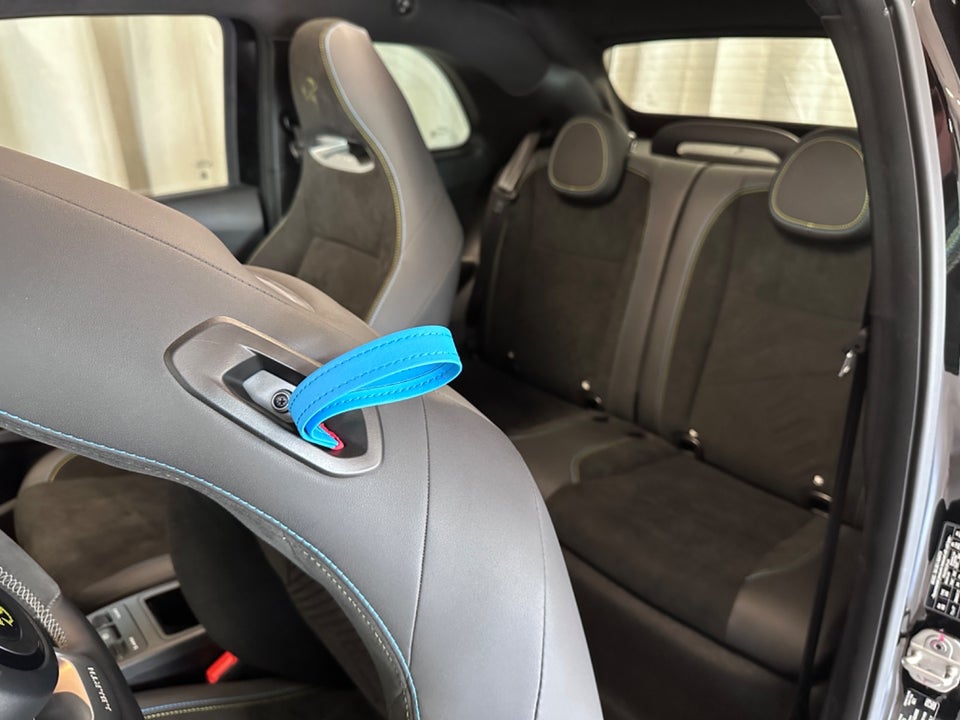 Abarth 500e Scorpionissima Cabrio 2d