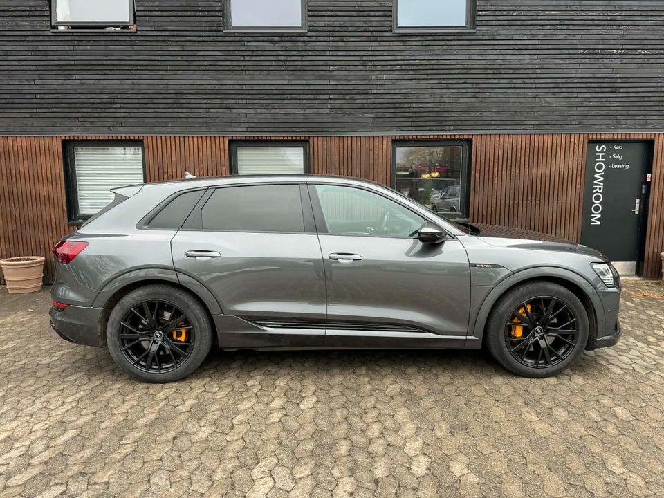 Audi e-tron 55 S-line quattro 5d