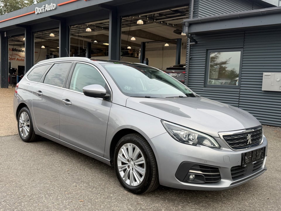 Peugeot 308 1,2 e-THP 130 Allure Sky 5d