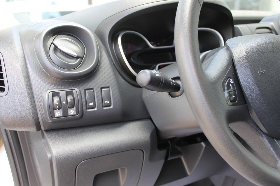 Renault Trafic T29 2,0 dCi 120 L2H1