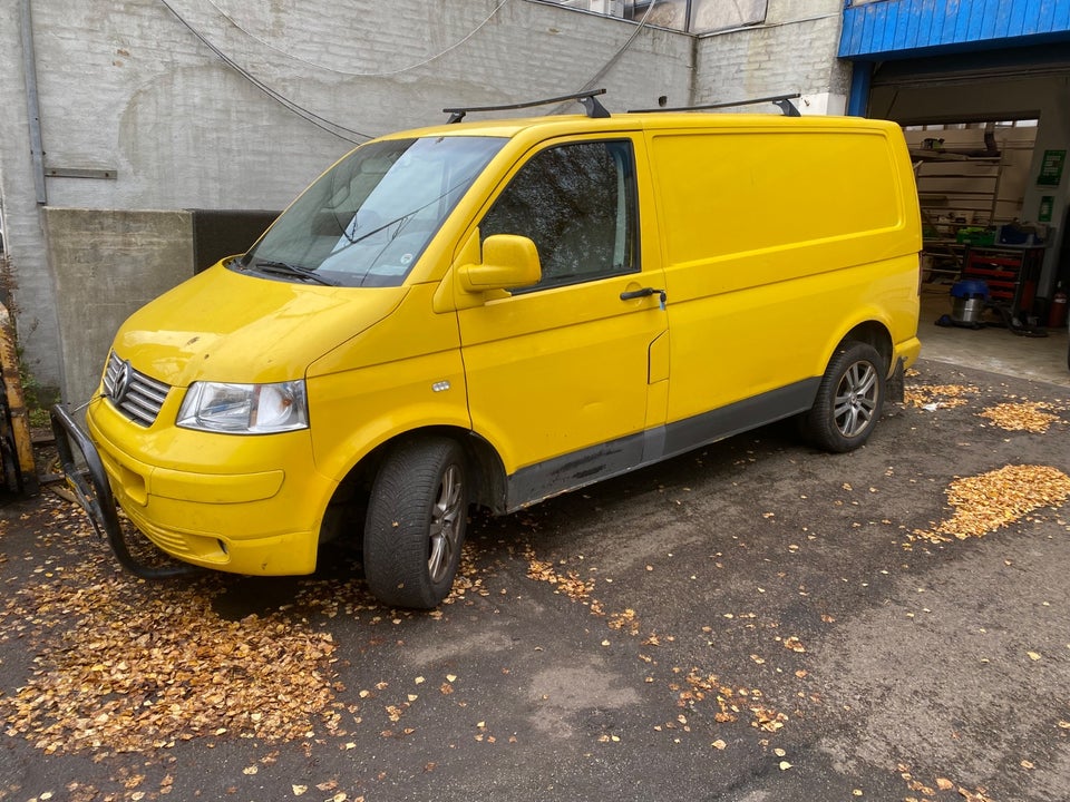 VW Transporter 1,9 TDi 104 Kassevogn kort 4d