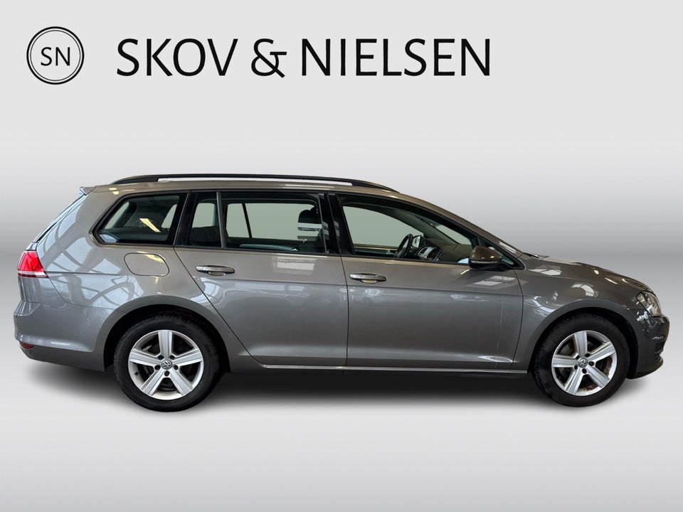 VW Golf VII 1,6 TDi 105 Comfortline Variant DSG BM 5d