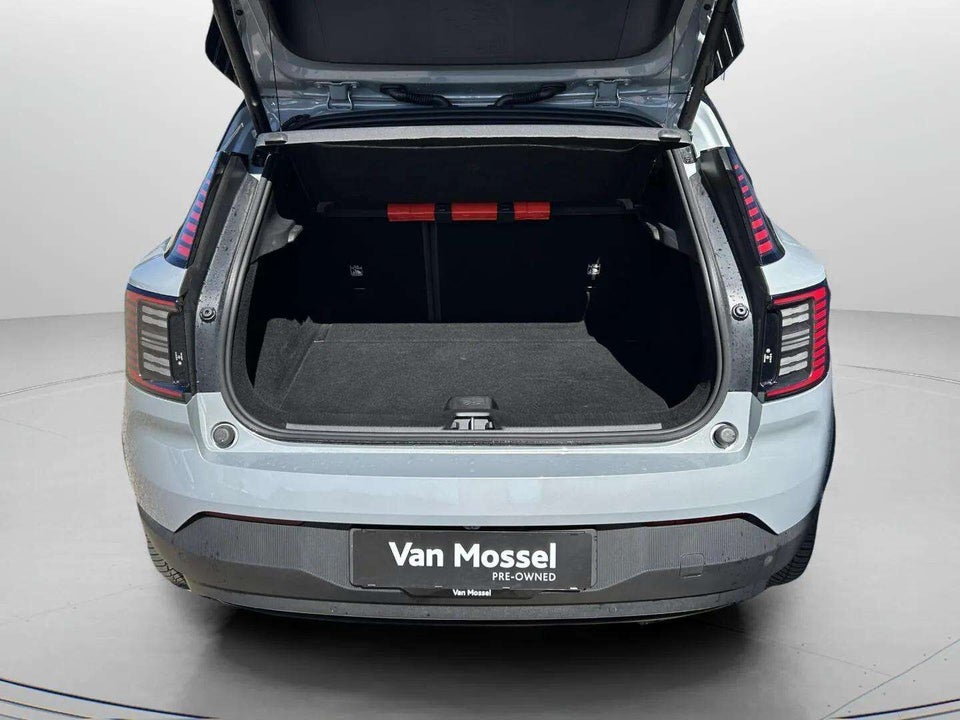 Volvo EX30 Extended Range Plus 5d
