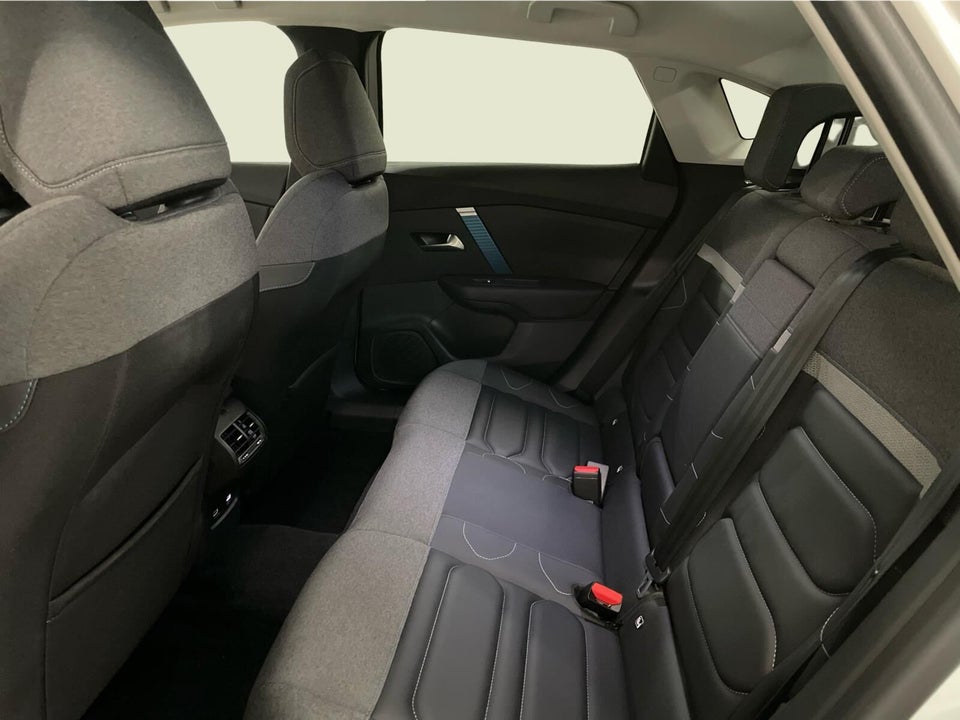 Citroën ë-C4 X 50 Shine 4d