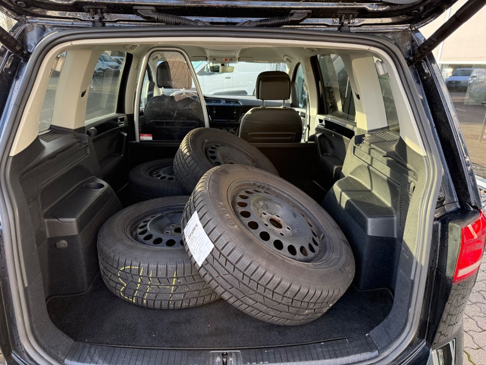 VW Touran 2,0 TDi 150 Highline+ DSG Van 5d