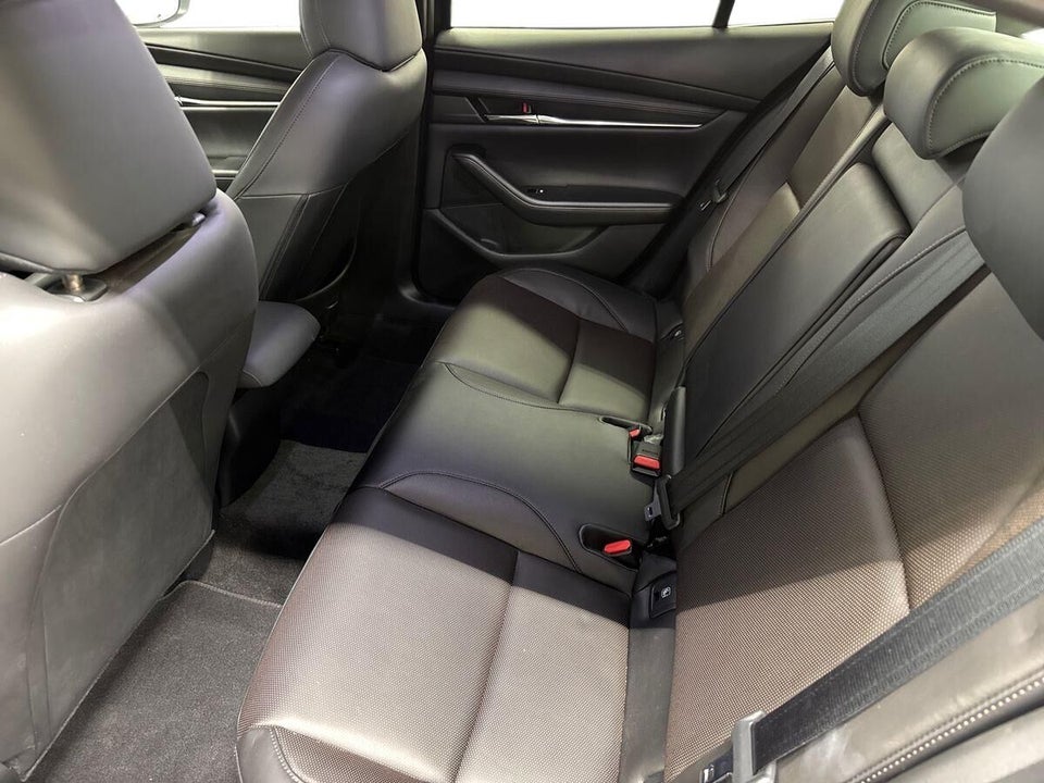 Mazda 3 2,0 e-SkyActiv-G 150 Exclusive-Line 4d
