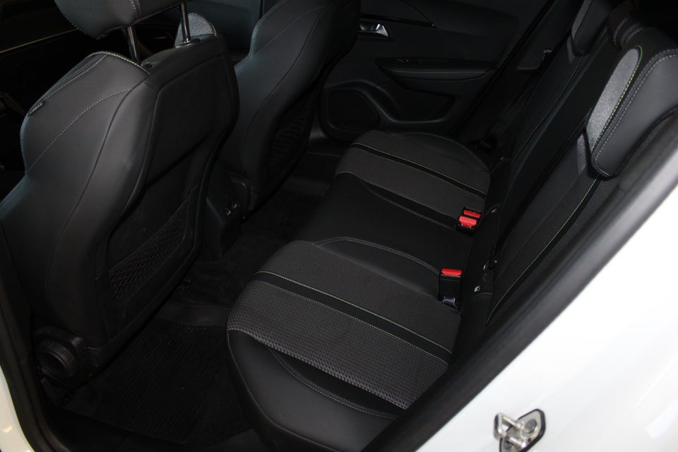 Peugeot e-2008 50 GT Pack 5d