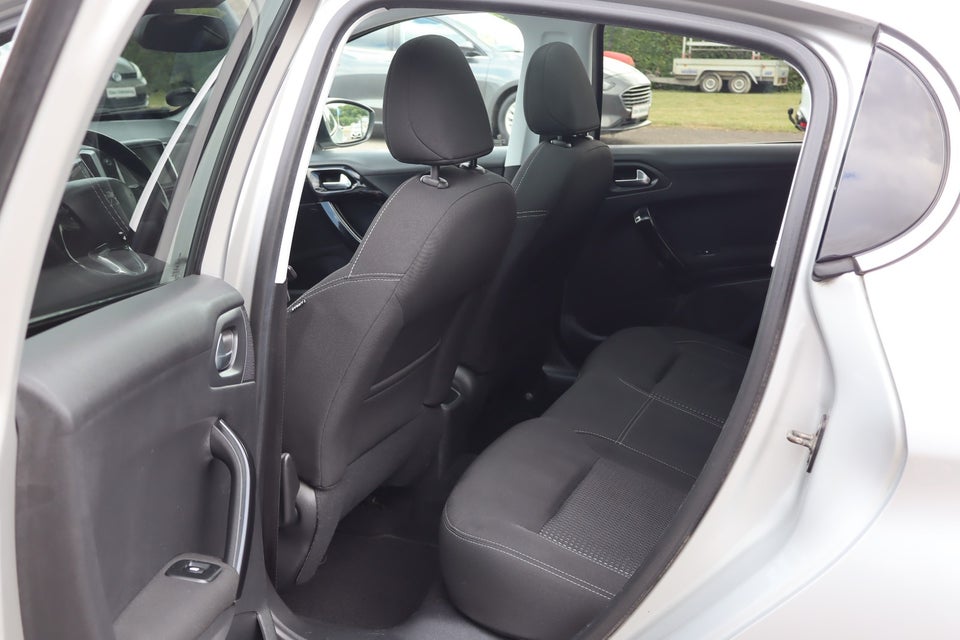 Peugeot 208 1,6 BlueHDi 100 Allure 5d