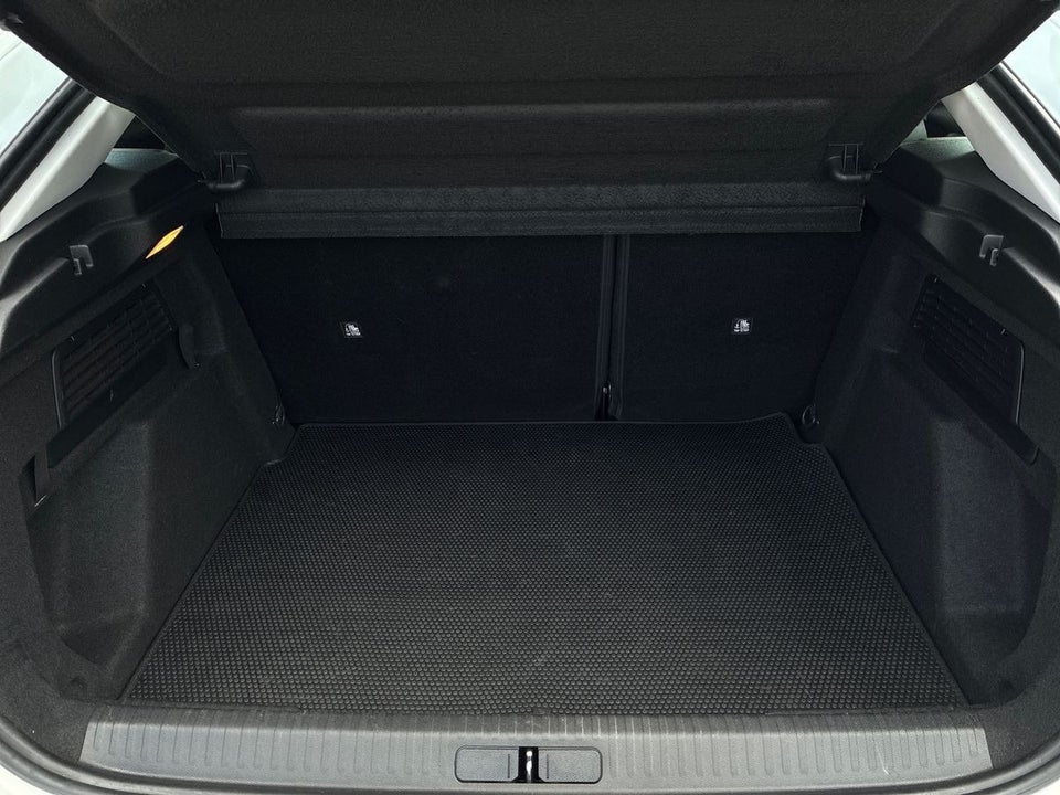 Citroën C4 1,2 PureTech 130 Iconic EAT8 5d