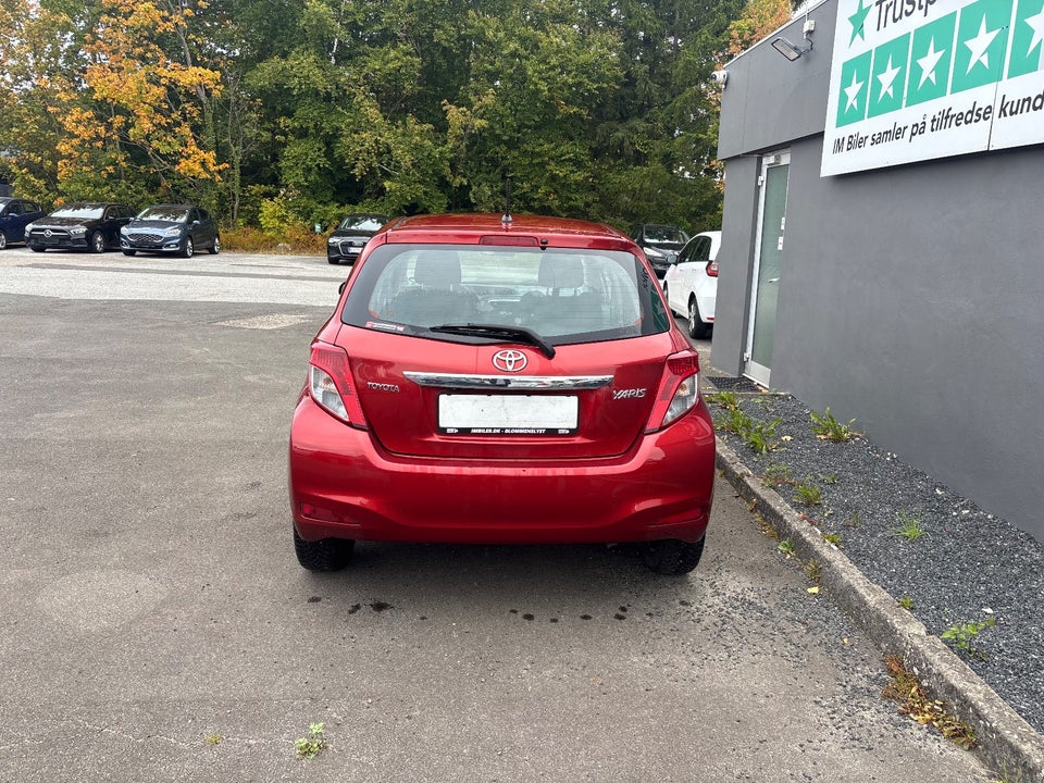 Toyota Yaris 1,3 VVT-i T1 5d