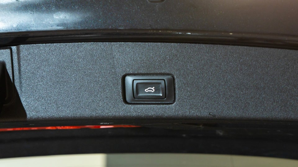 Audi Q4 e-tron 40 S-line 5d